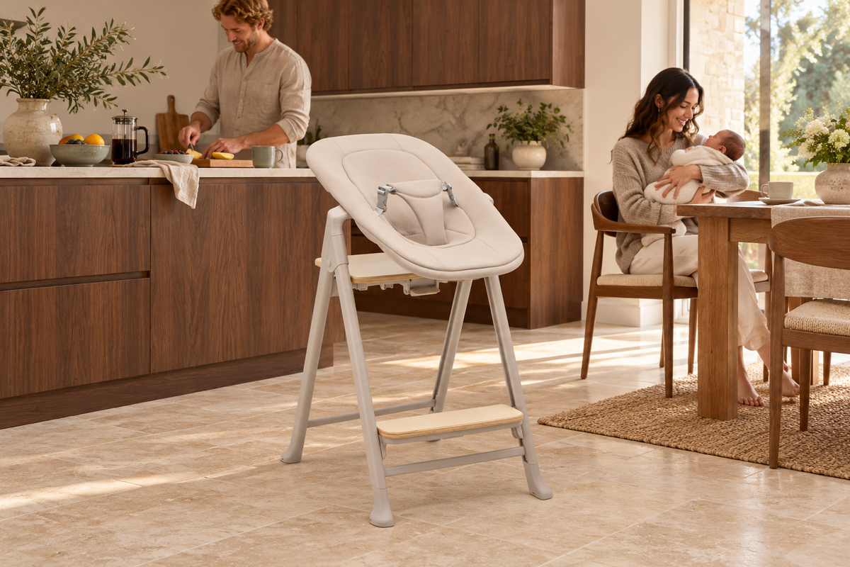 Trona evolutiva 4 en 1 Vida en una escena lifestyle familiar con materiales naturales y luz cálida.